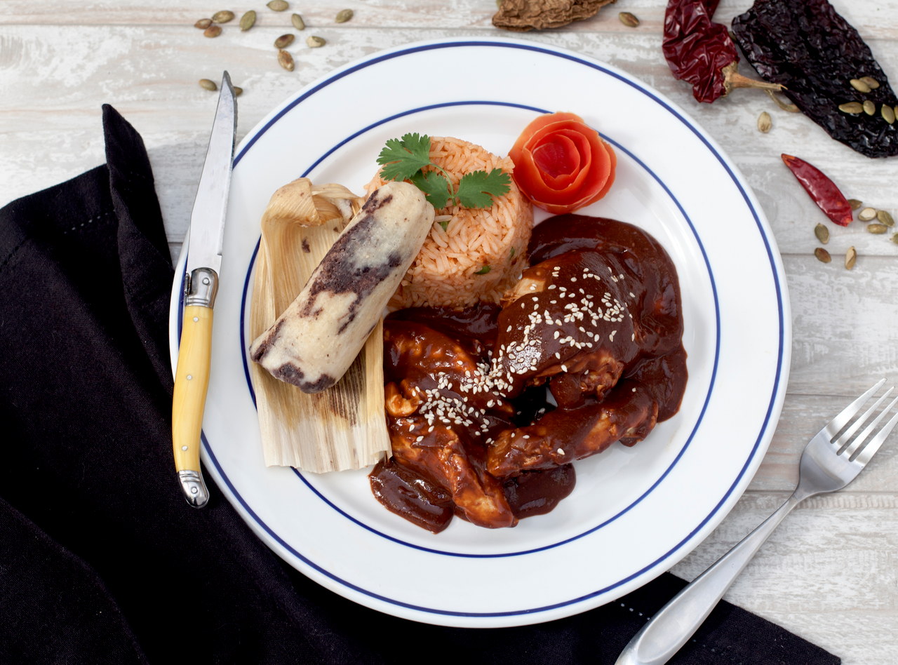 Pollo con Mole by Chef Frankie Morales - Cocina MX32